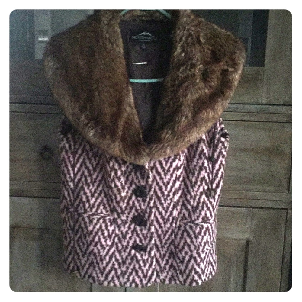 Montanaco  vest   with fur collar